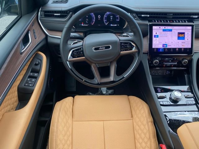 New 2025 Jeep Grand Cherokee Summit w/ Adv Protech Group IV AWD/4WD image 39