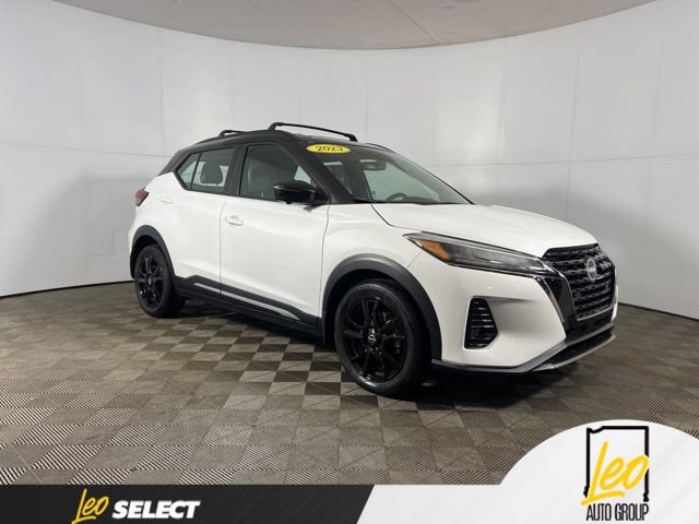 Used 2023 Nissan Kicks SR w/ SR Premium Package FWD image 9