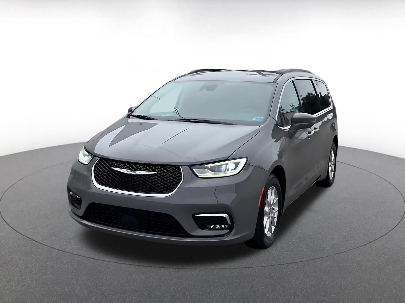 Used 2022 Chrysler Pacifica Touring-L FWD image 7