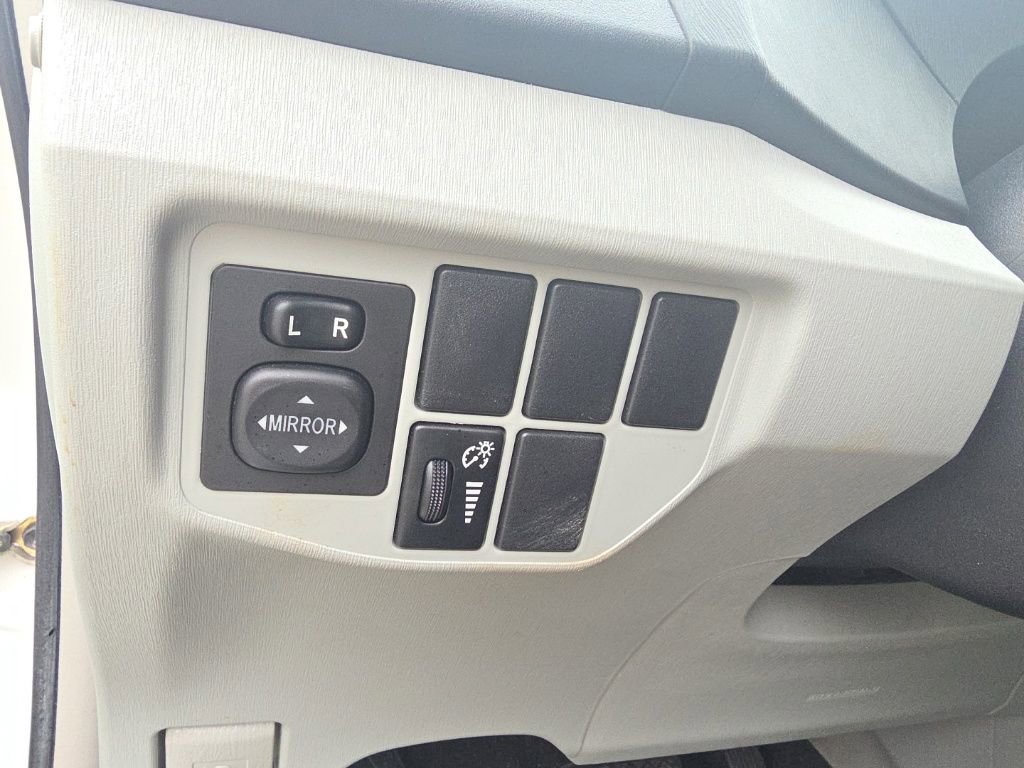 Used 2013 Toyota Prius Two image 15