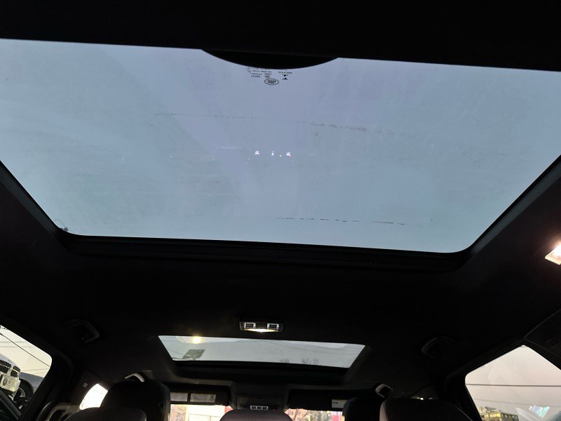 Used 2017 Land Rover Discovery HSE image 68