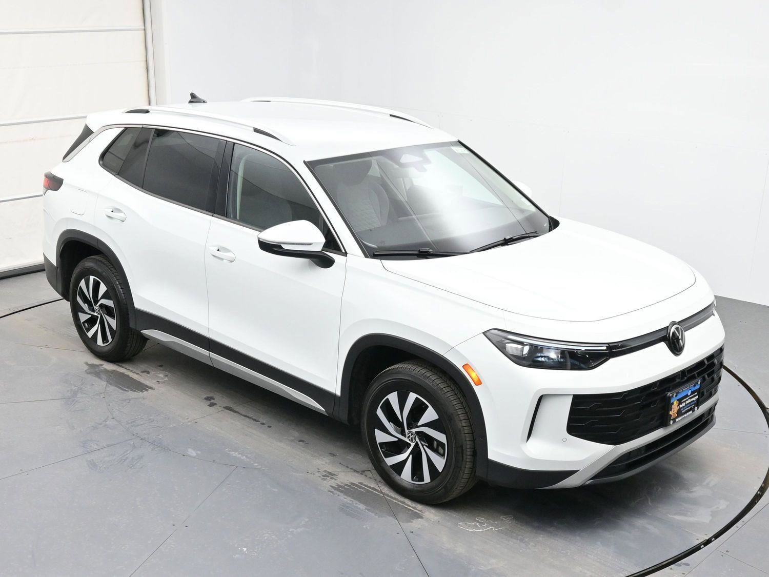 Certified 2025 Volkswagen Tiguan S image 36