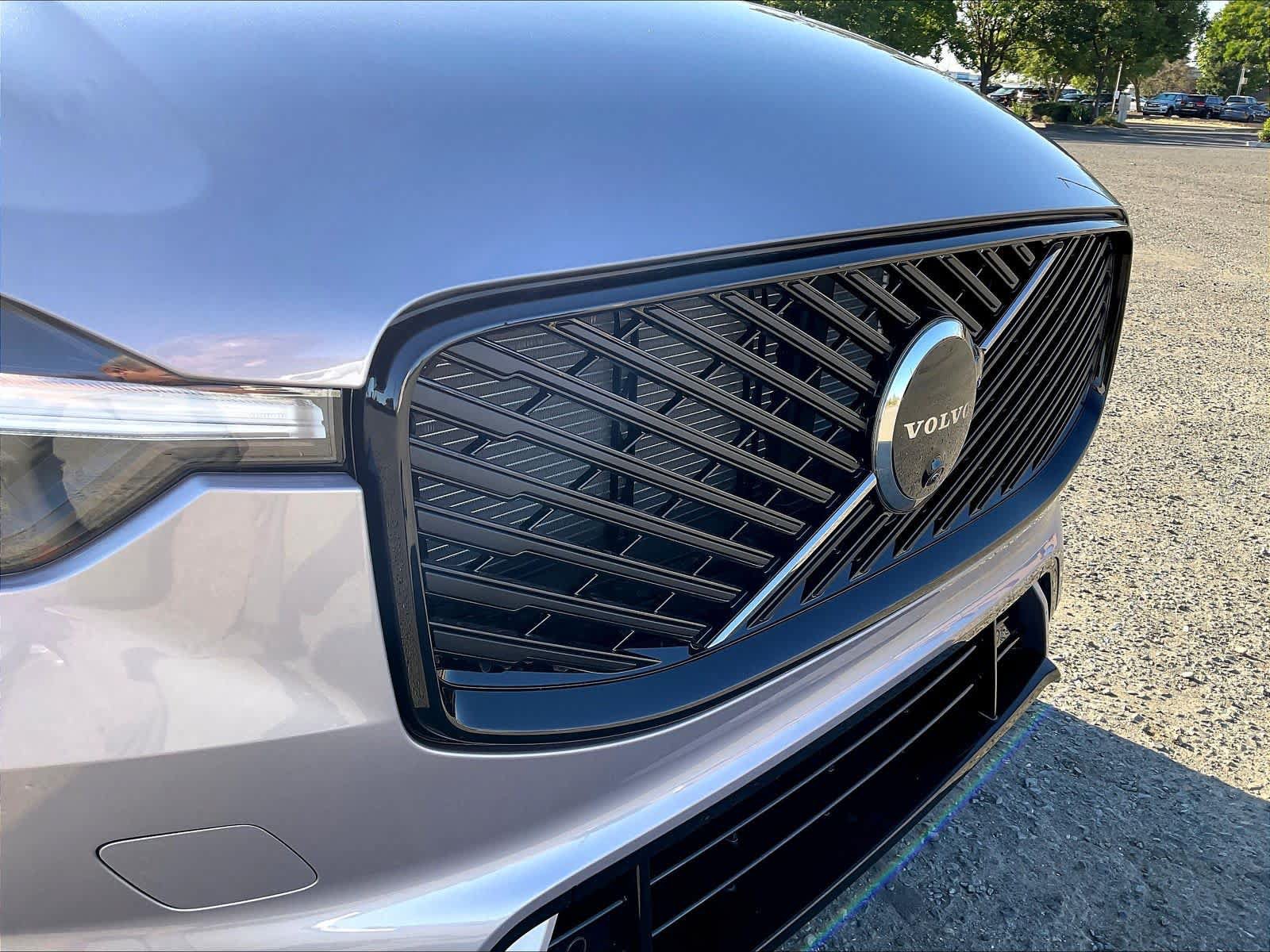 New 2026 Volvo XC60 T8 Plus w/ Climate Package PRO AWD/4WD image 33