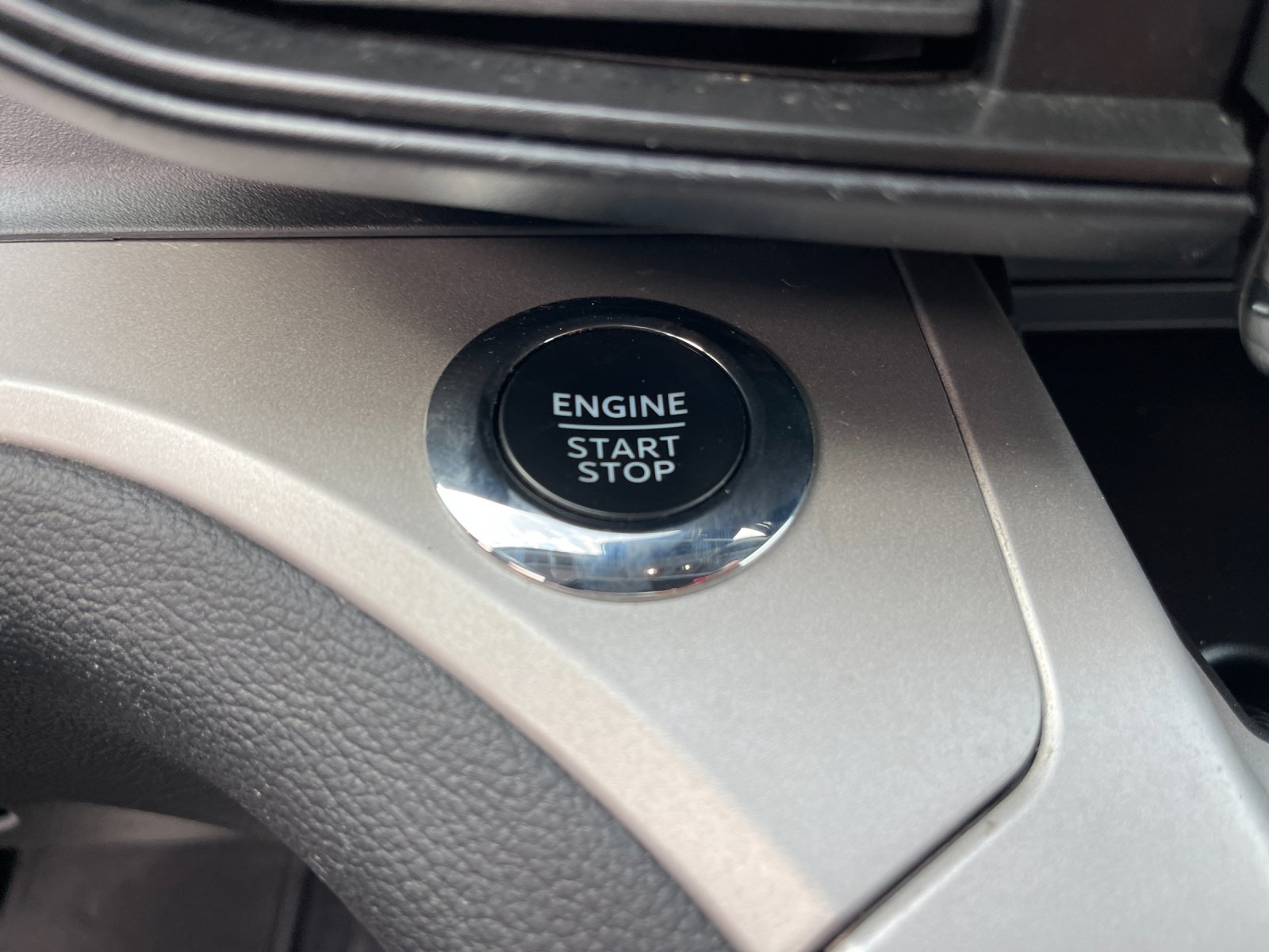 Used 2023 Ford Explorer XLT RWD image 26