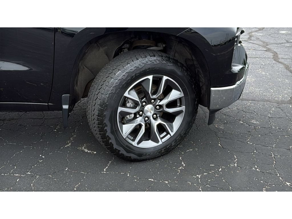 Used 2024 Chevrolet Silverado 1500 LT AWD/4WD image 10