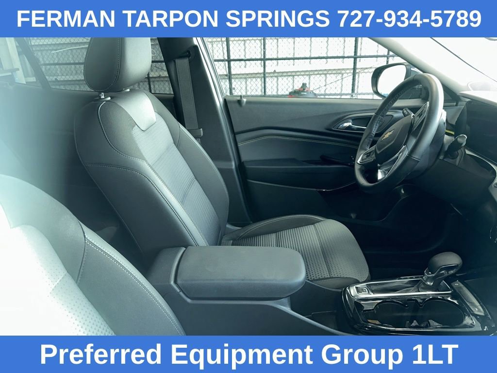 Certified 2025 Chevrolet Trax LT w/ LT Convenience Package image 7