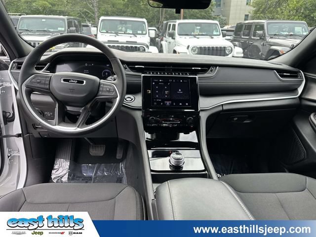 Certified 2025 Jeep Grand Cherokee Laredo X w/ Luxury Tech Group I AWD/4WD image 22