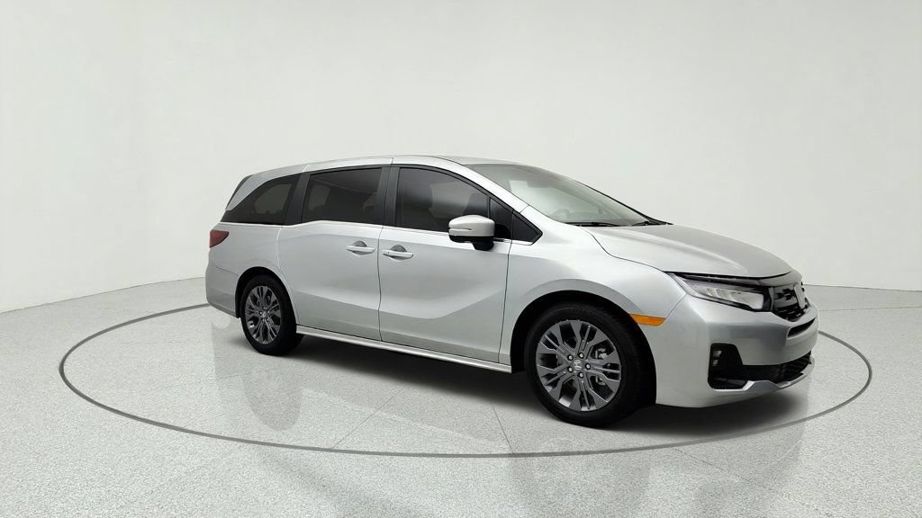 Used 2026 Honda Odyssey Touring image 3