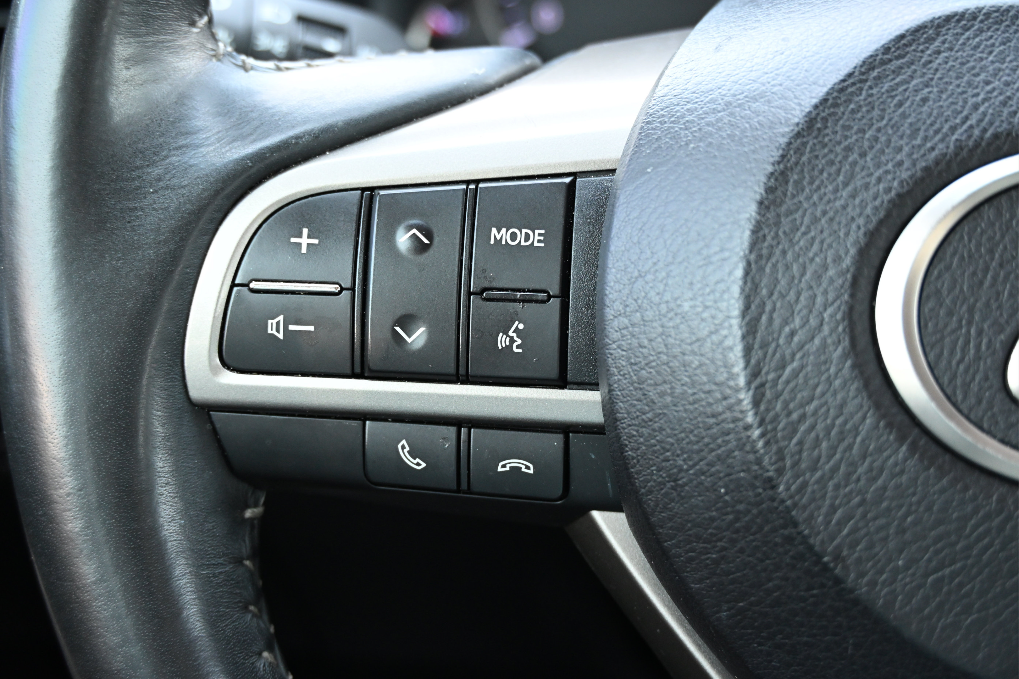 Used 2018 Lexus RX 350 FWD w/ Premium Package image 32