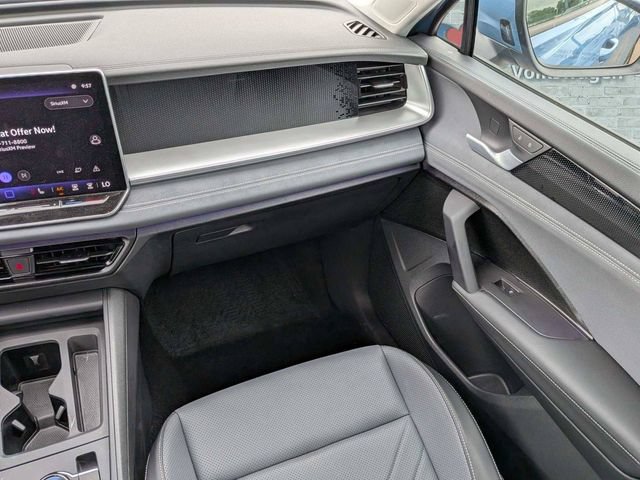 Used 2025 Volkswagen Tiguan SE FWD image 17