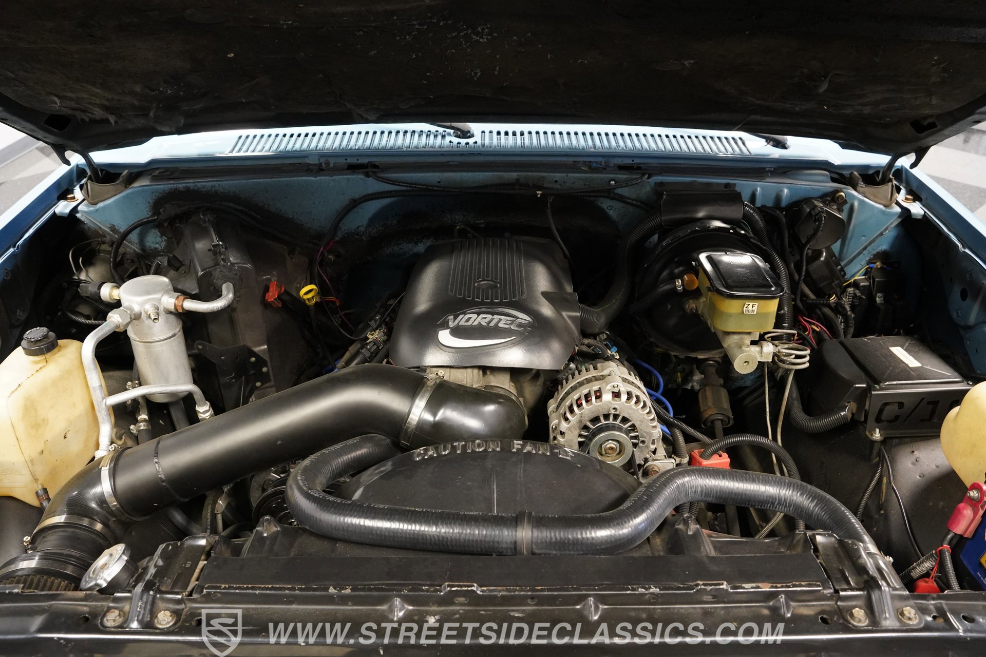 Used 1986 Chevrolet Suburban 2WD image 3