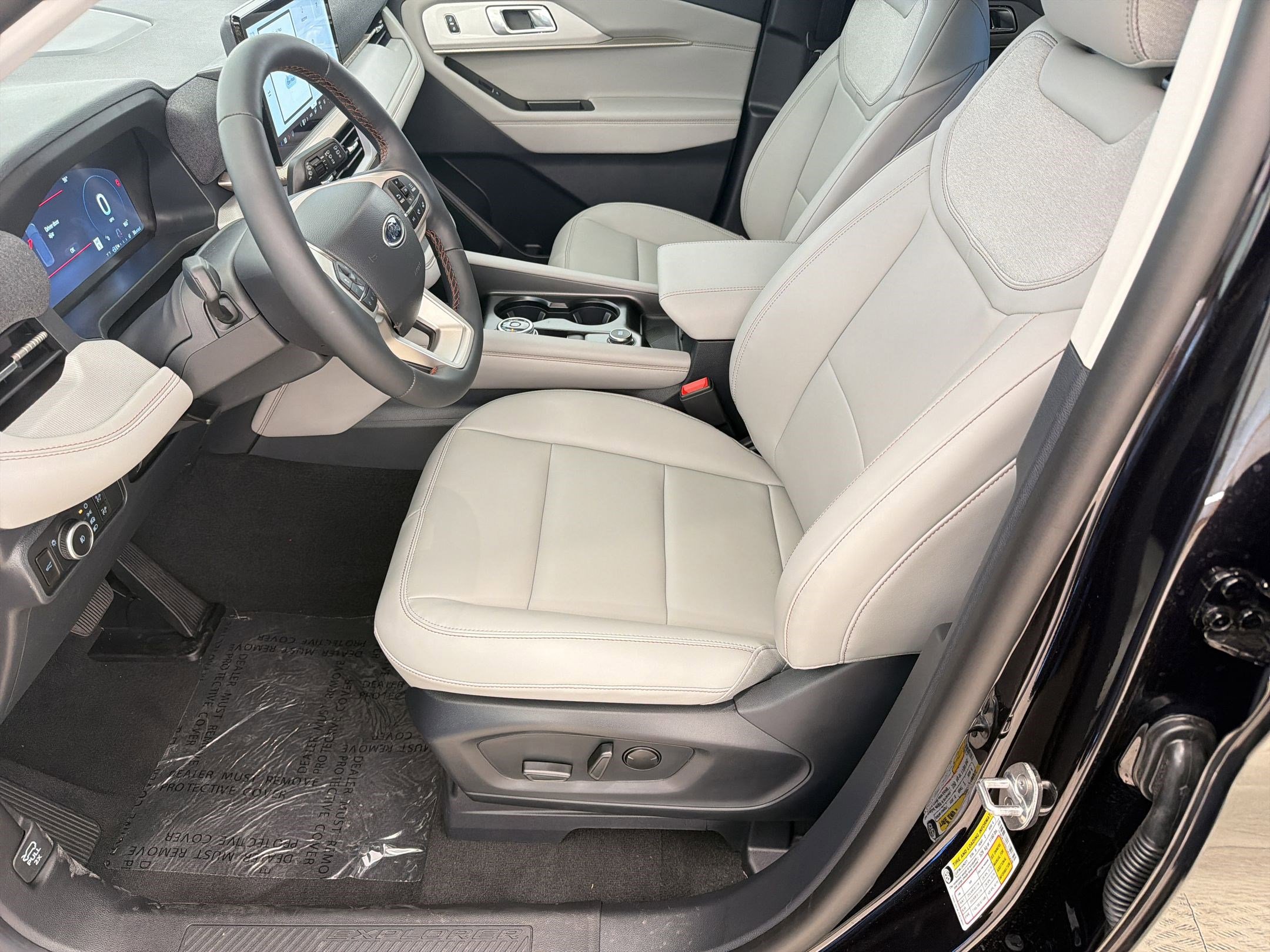 New 2026 Ford Explorer Active image 5