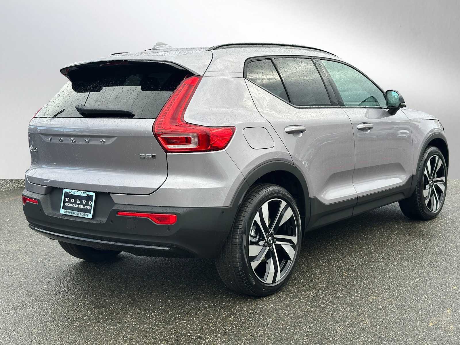 New 2026 Volvo XC40 B5 Plus w/ Climate Package image 3