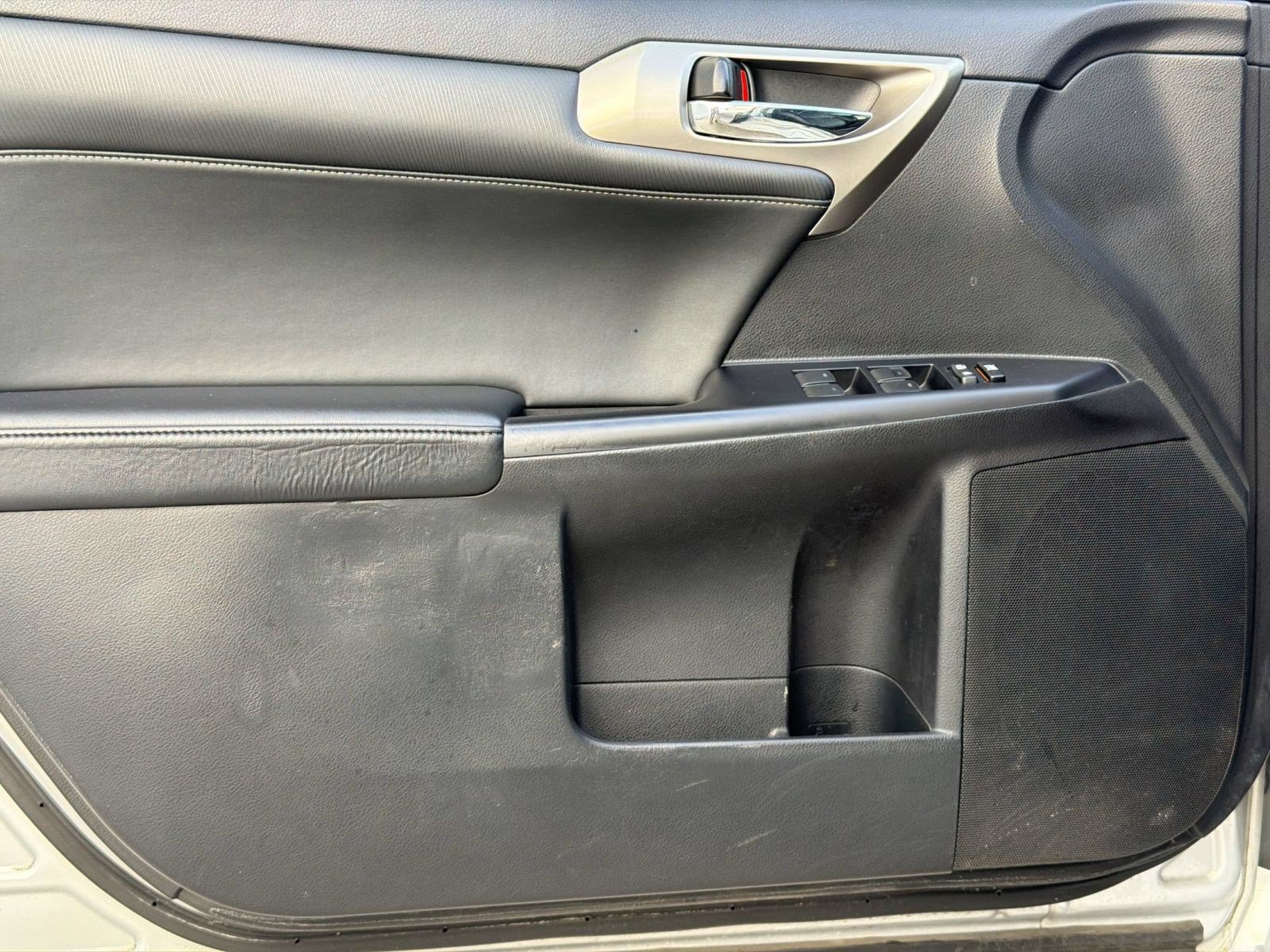 Used 2015 Lexus CT 200h w/ Navigation Package FWD image 14