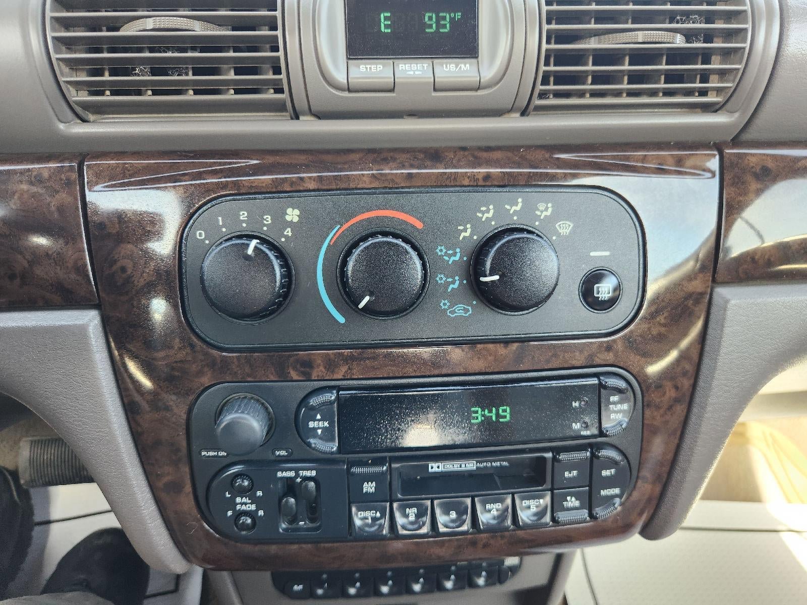 Used 2004 Chrysler Sebring Limited FWD image 19