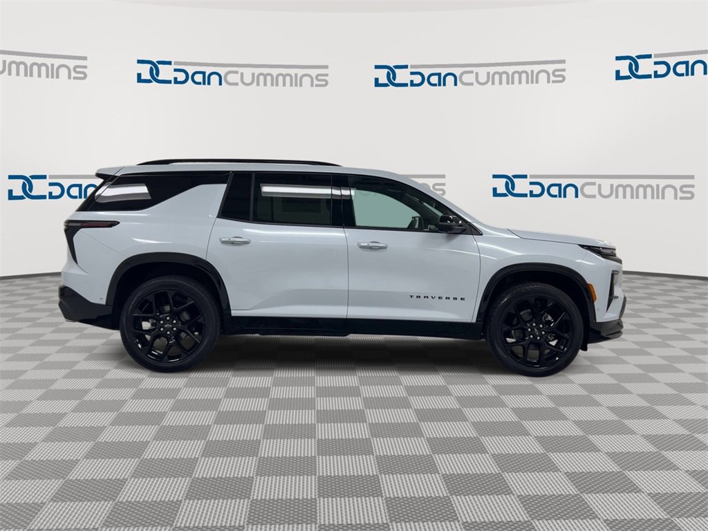 New 2026 Chevrolet Traverse RS w/ LPO, Floor Liner Package image 9