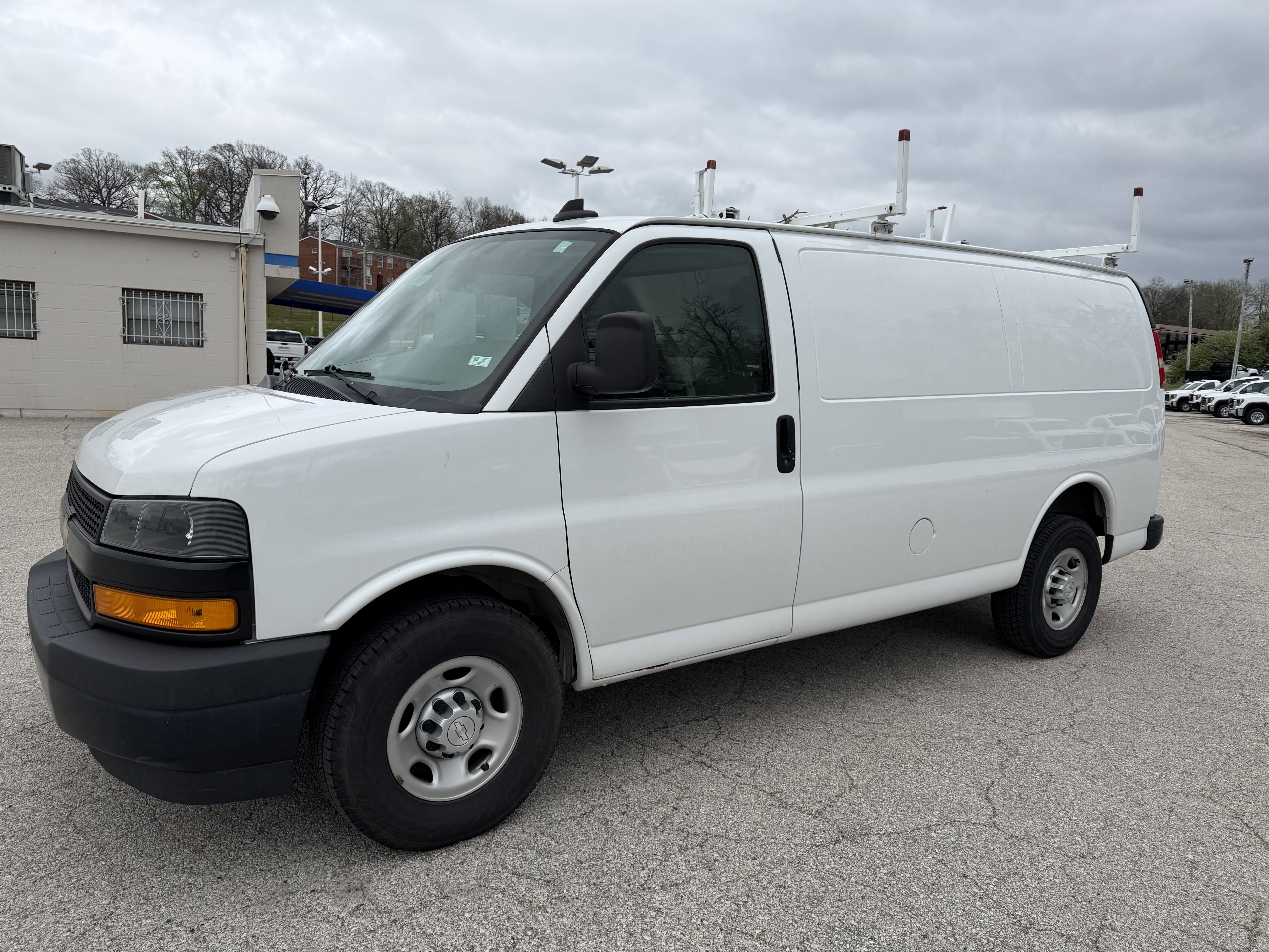 Used 2018 Chevrolet Express 2500 w/ Driver Convenience Package image 3