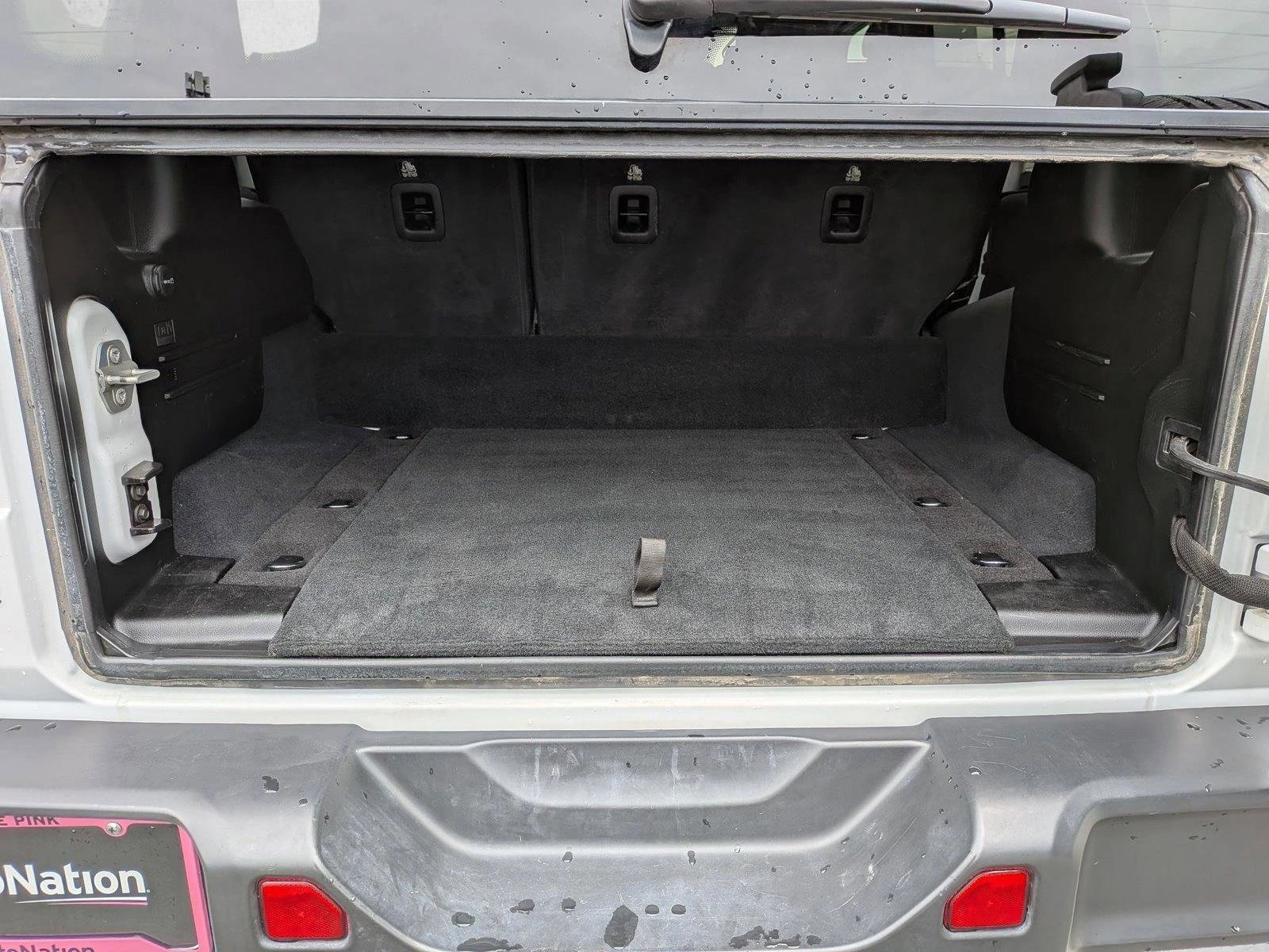 Used 2024 Jeep Wrangler Unlimited AWD/4WD image 6