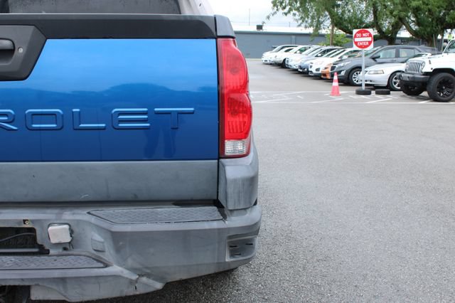 Used 2003 Chevrolet Avalanche 4x4 w/ Suspension Package, Off-Road image 40