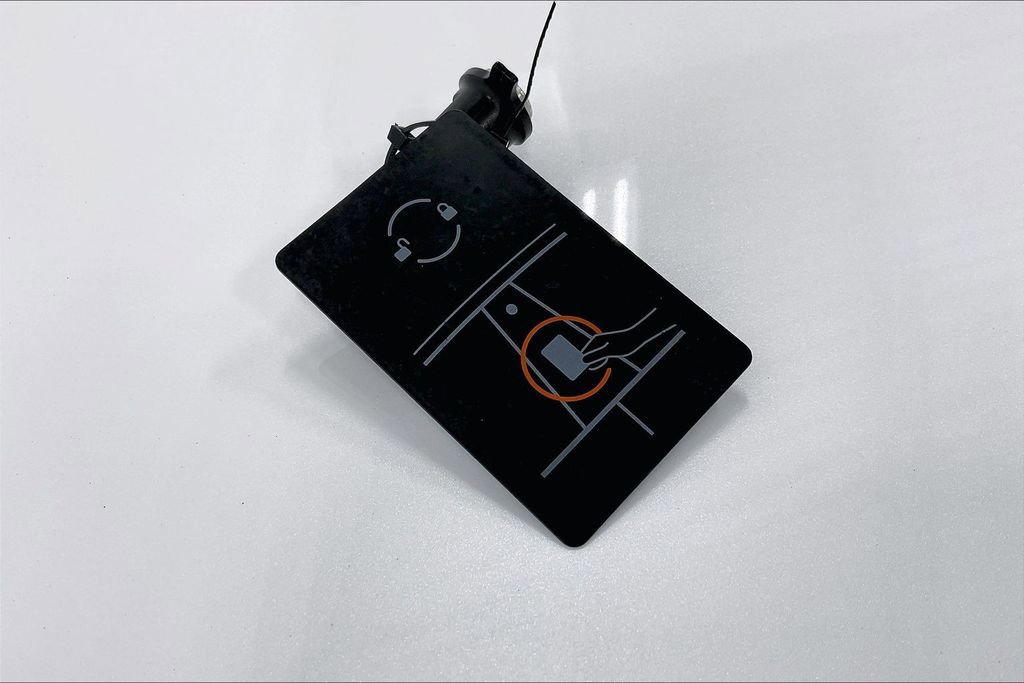 Used 2022 Tesla Model S image 12