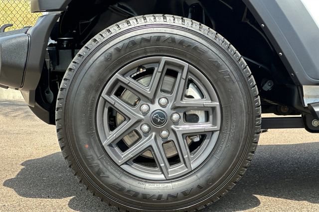 Used 2024 Jeep Wrangler Sport S image 28