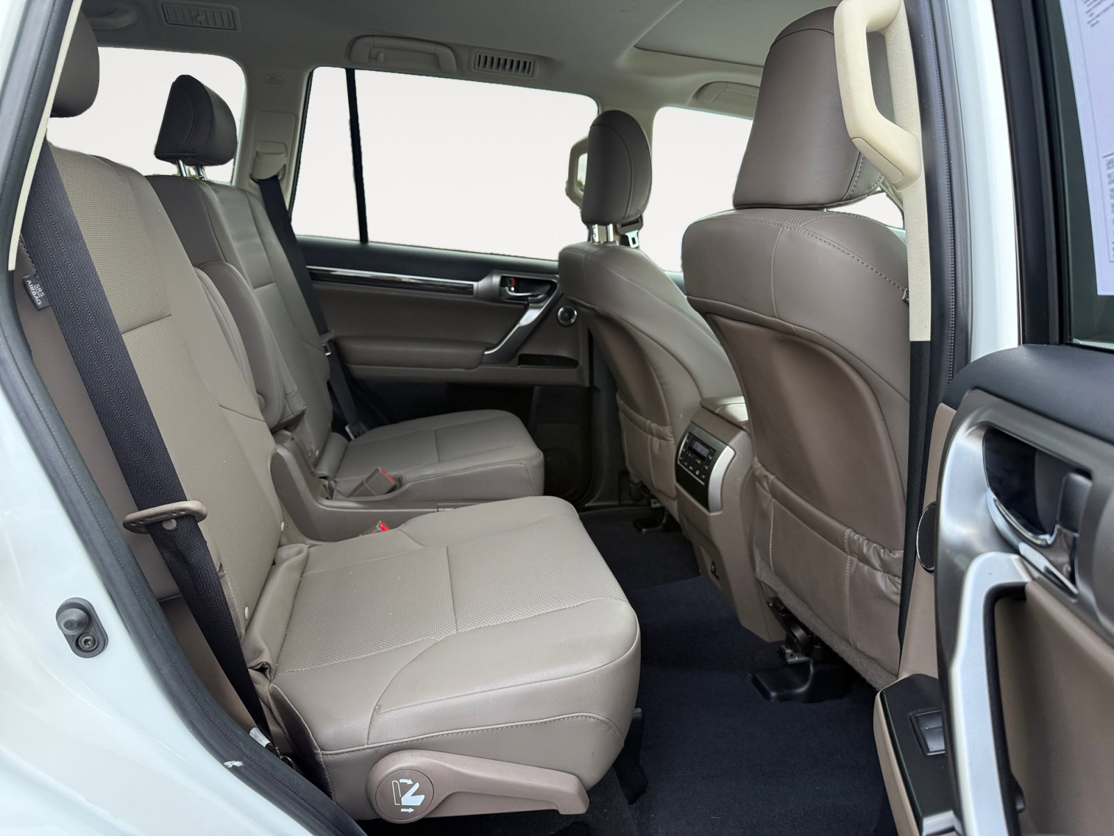 Used 2023 Lexus GX 460 Premium image 18