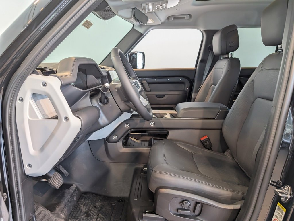 New 2025 Land Rover Defender 110 S image 10