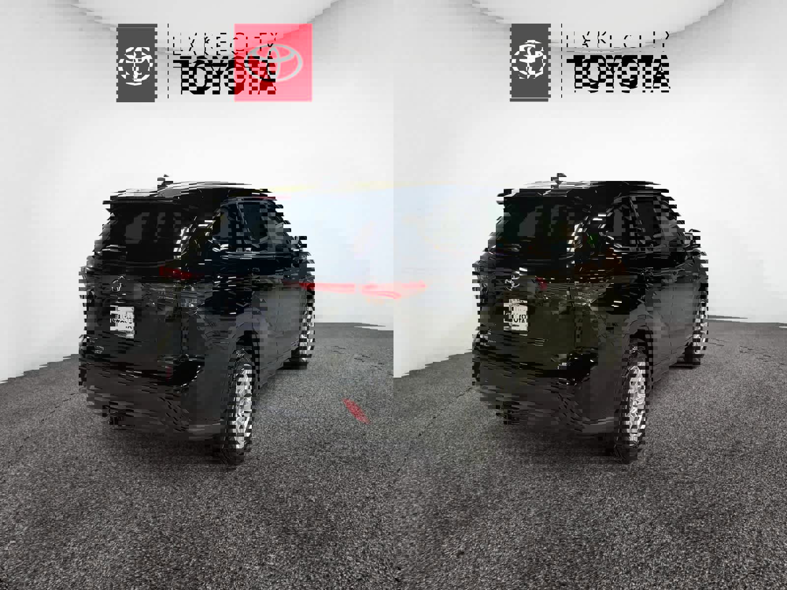 Used 2025 Toyota Highlander LE image 7