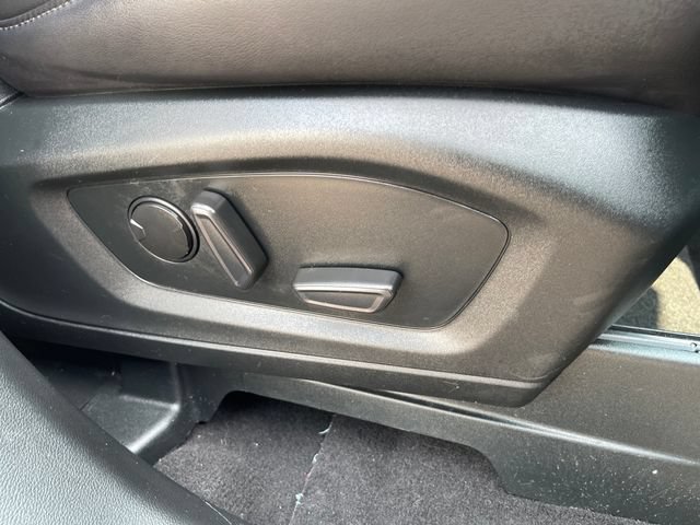 Used 2024 Ford Explorer XLT w/ Equipment Group 202A AWD/4WD image 40