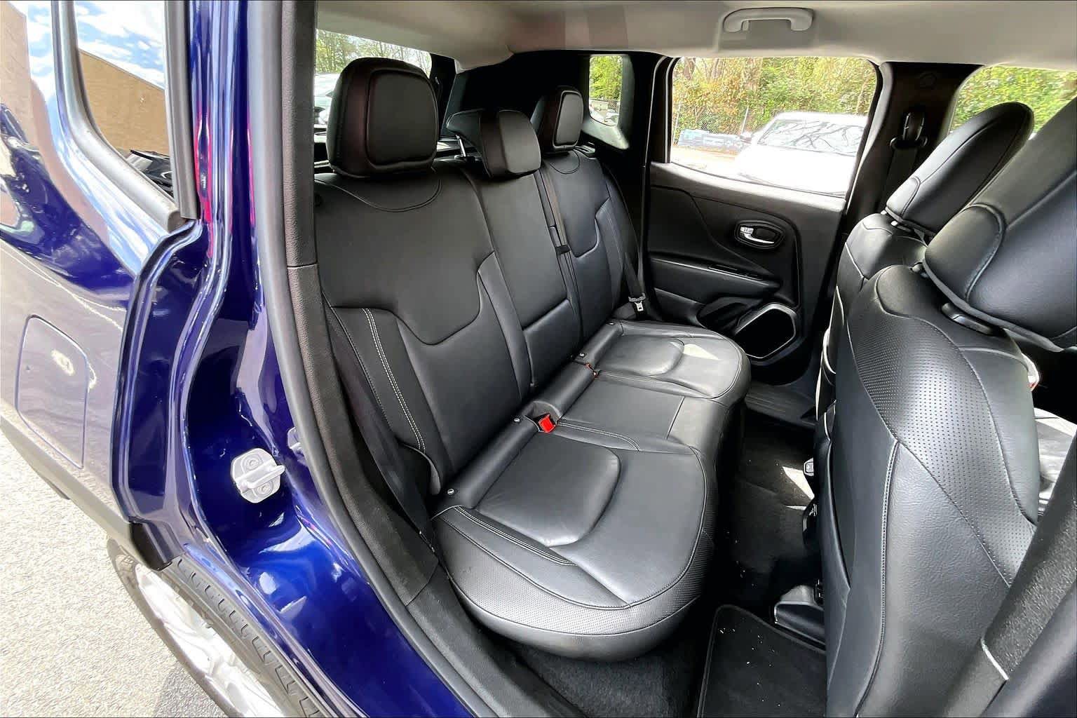 Used 2018 Jeep Renegade Limited w/ Advanced Technology Group FWD image 20