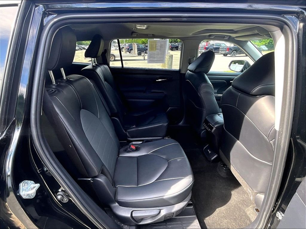 Certified 2026 Toyota Highlander XLE AWD/4WD image 16