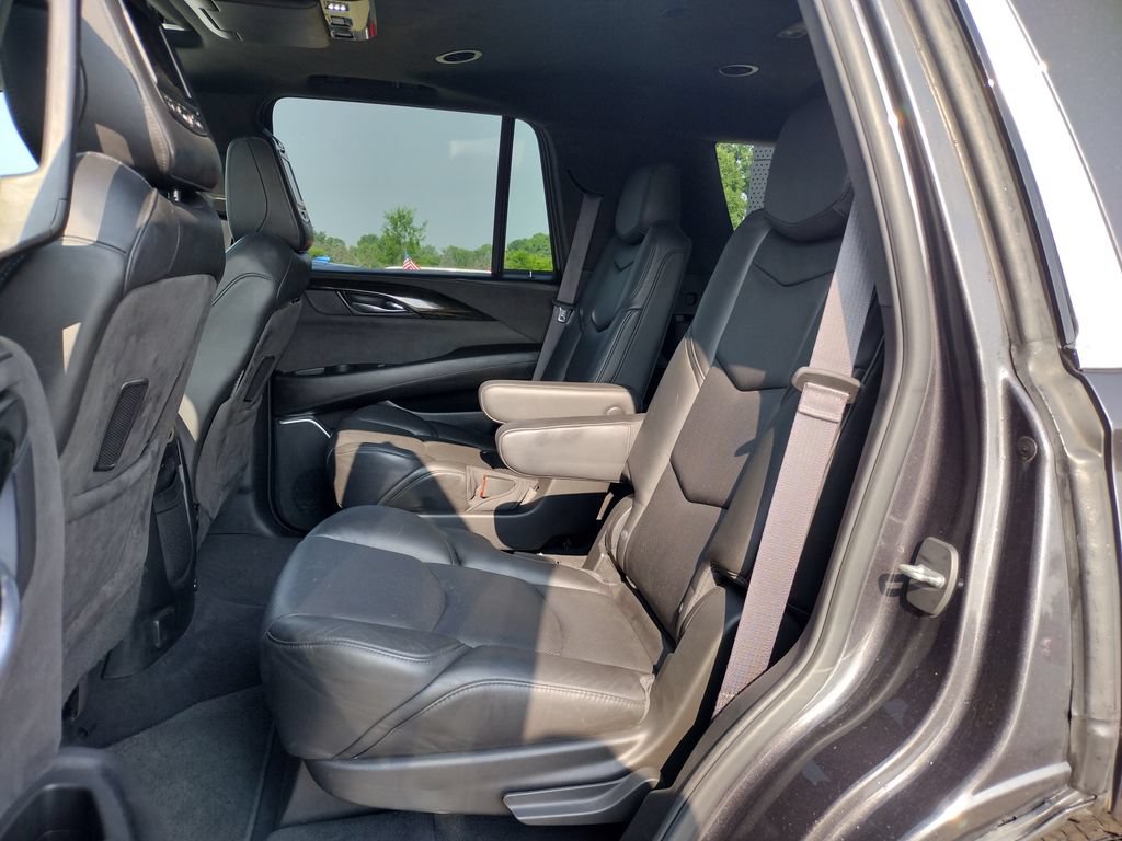 Used 2016 Cadillac Escalade Platinum AWD/4WD image 13