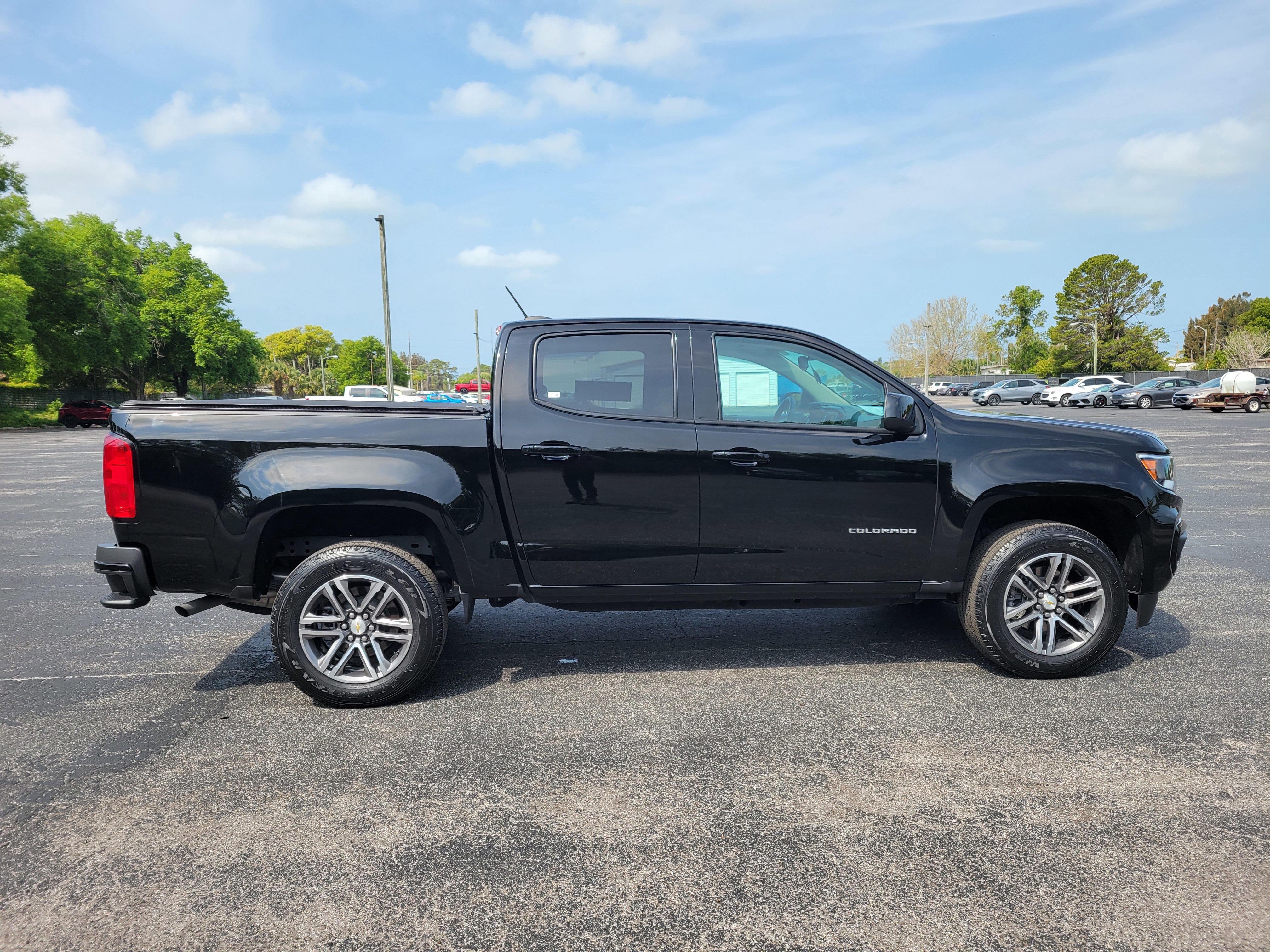 Certified 2022 Chevrolet Colorado W/T w/ Custom Special Edition image 4