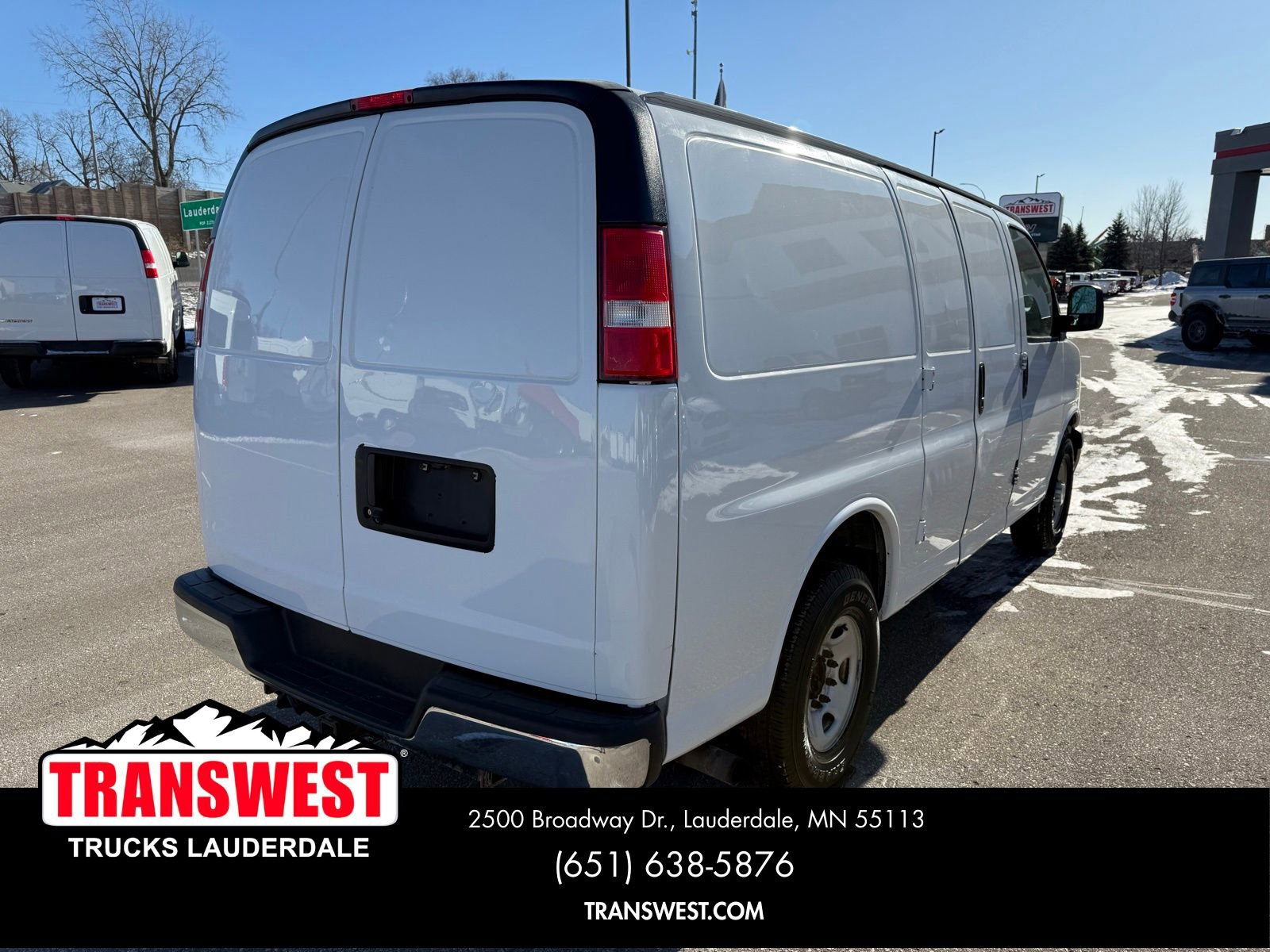Used 2017 Chevrolet Express 3500 RWD image 14