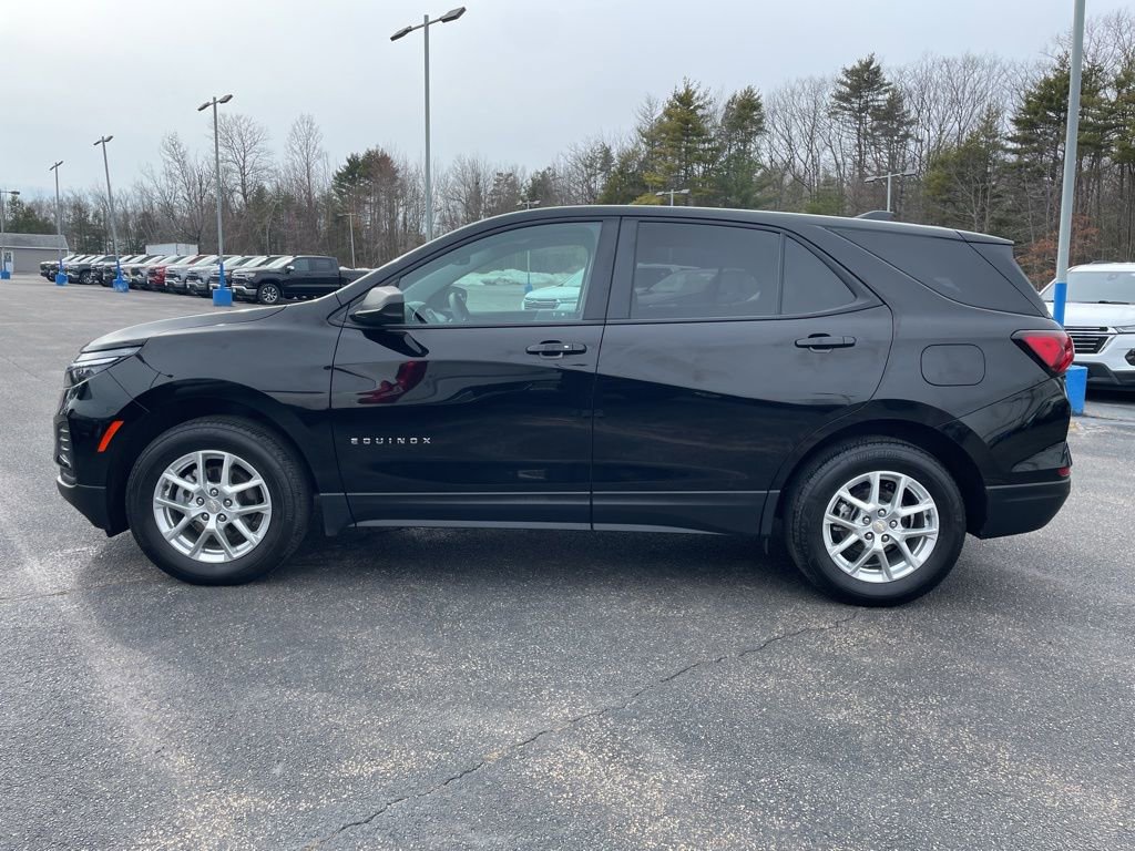 Used 2024 Chevrolet Equinox LS image 3