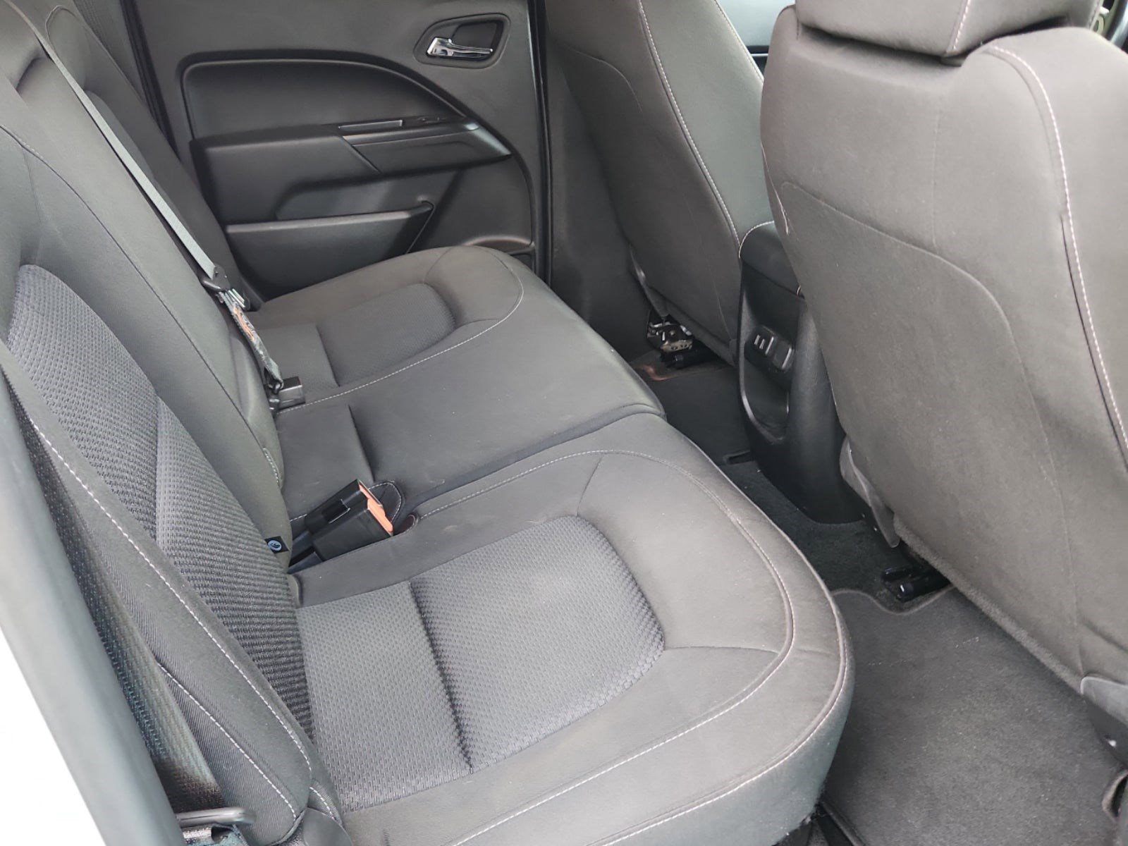 Used 2018 Chevrolet Colorado LT w/ LT Convenience Package RWD image 15