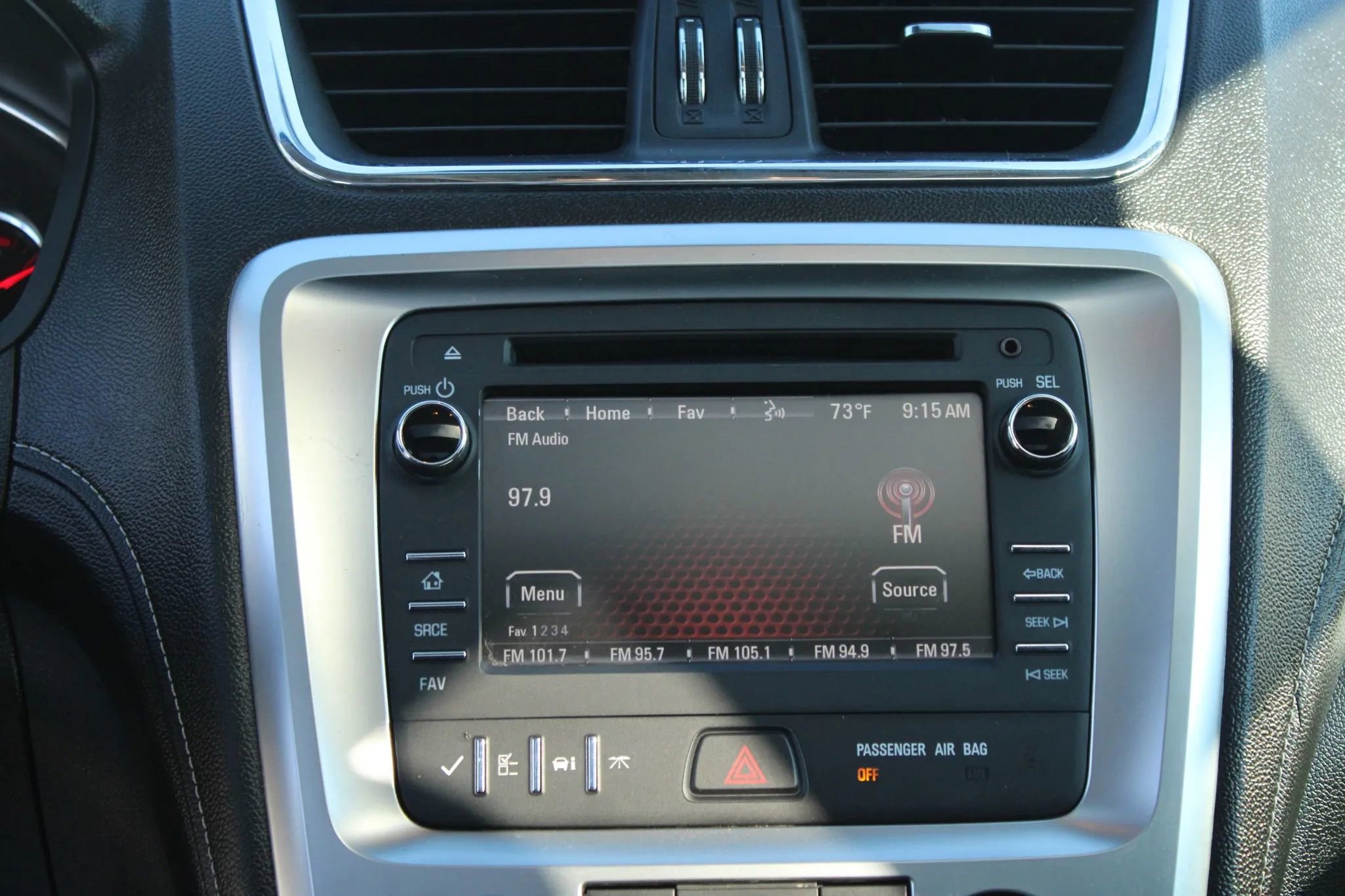 Used 2015 GMC Acadia SLE image 21