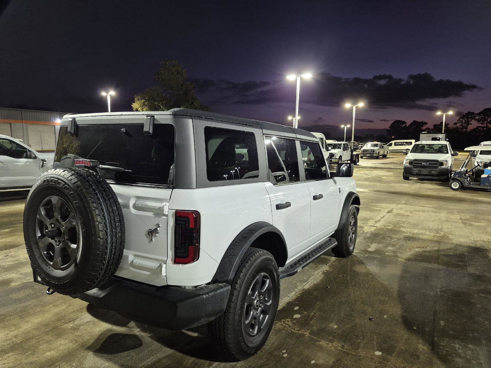 Used 2024 Ford Bronco Big Bend image 3