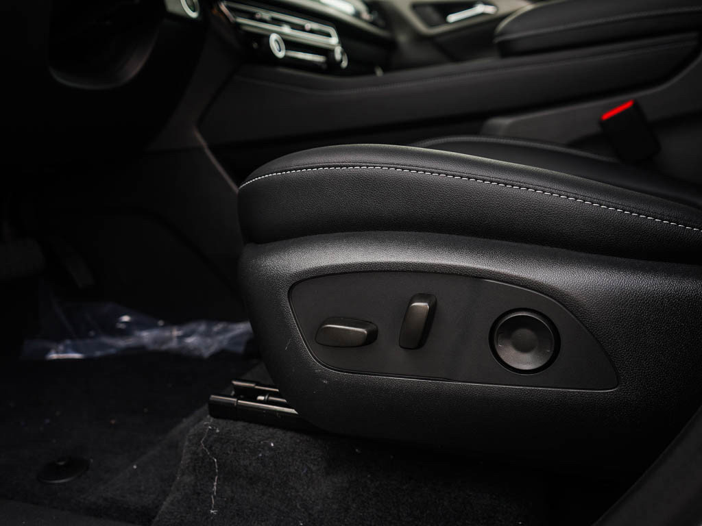 New 2026 Chevrolet Traverse LT w/ Midnight/Sport Edition image 19