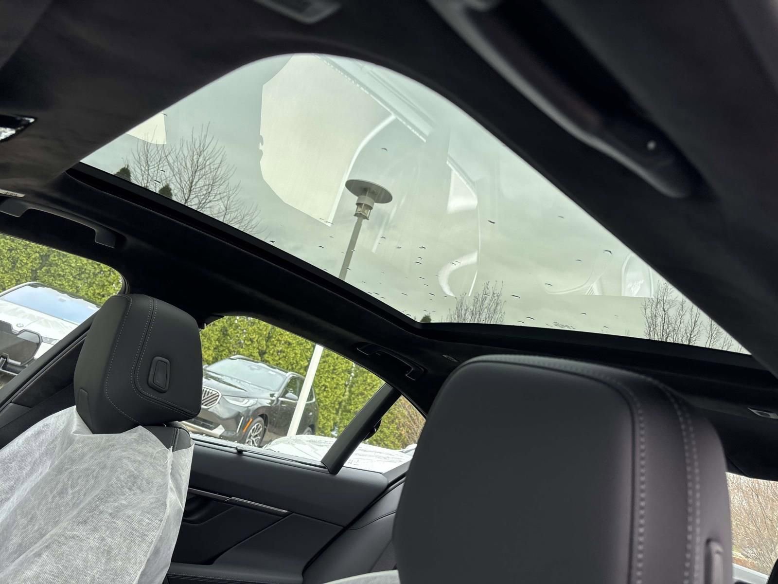 New 2026 BMW 550e xDrive image 20