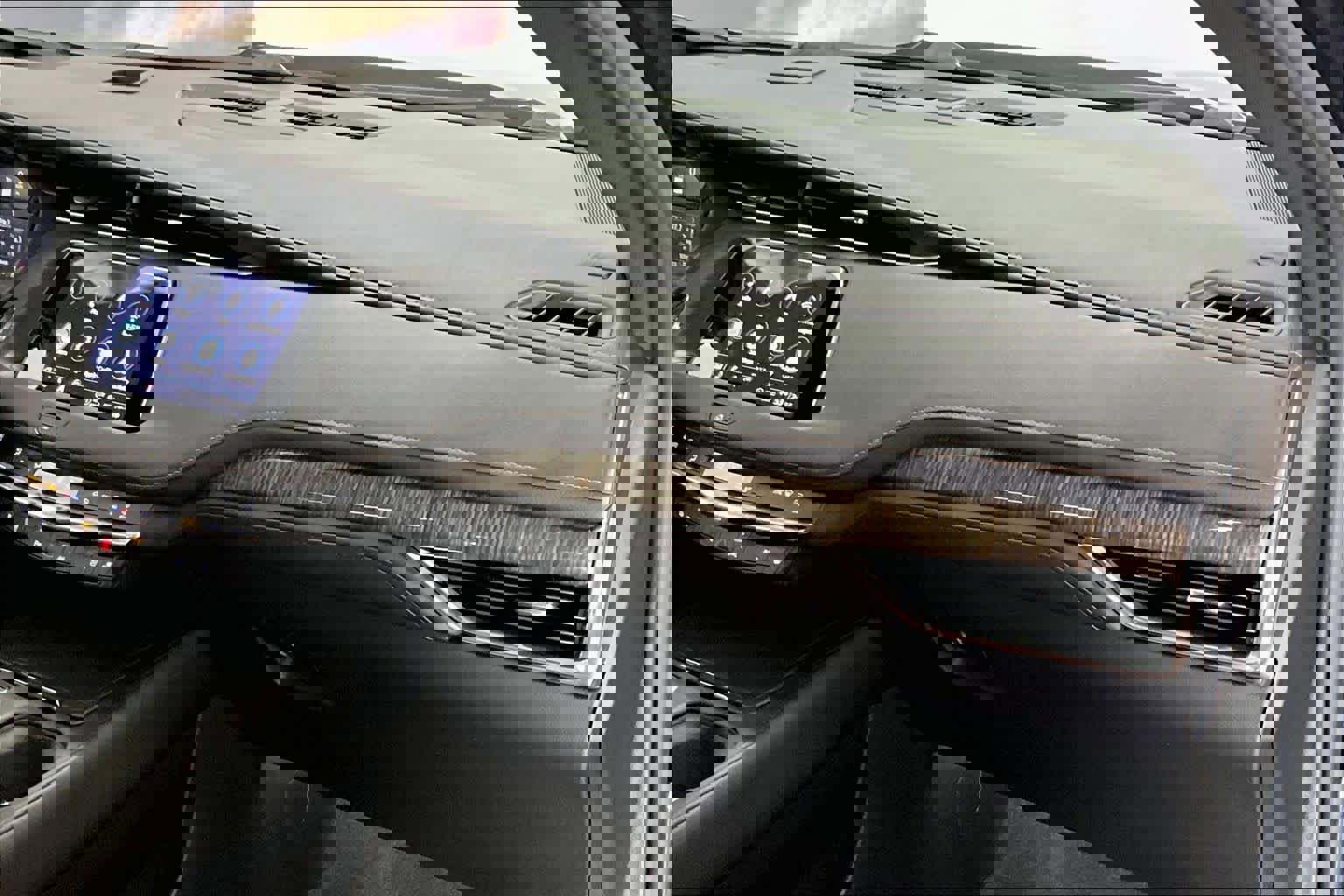 Used 2023 Cadillac XT4 Premium Luxury image 21