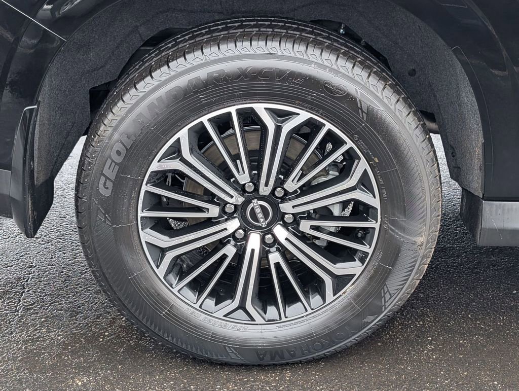 Used 2025 Nissan Armada Platinum image 18