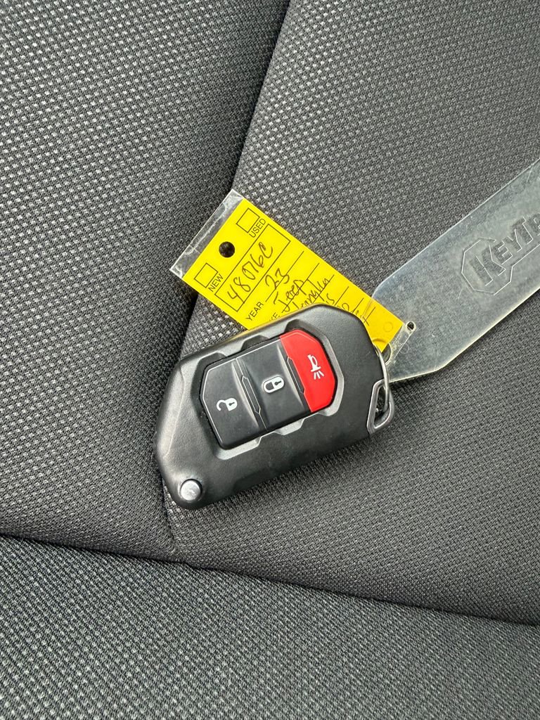 Used 2023 Jeep Wrangler Willys image 31