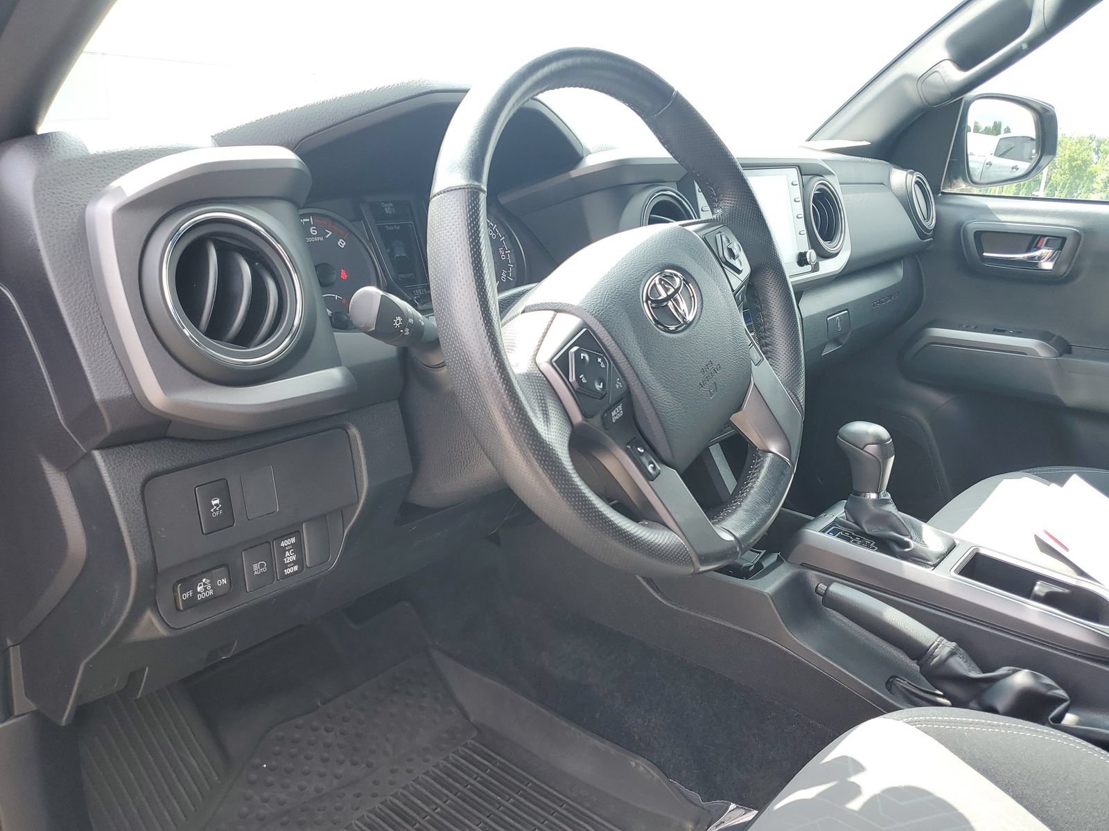 Certified 2023 Toyota Tacoma TRD Off-Road w/ Black Out Package (TMS) AWD/4WD image 18