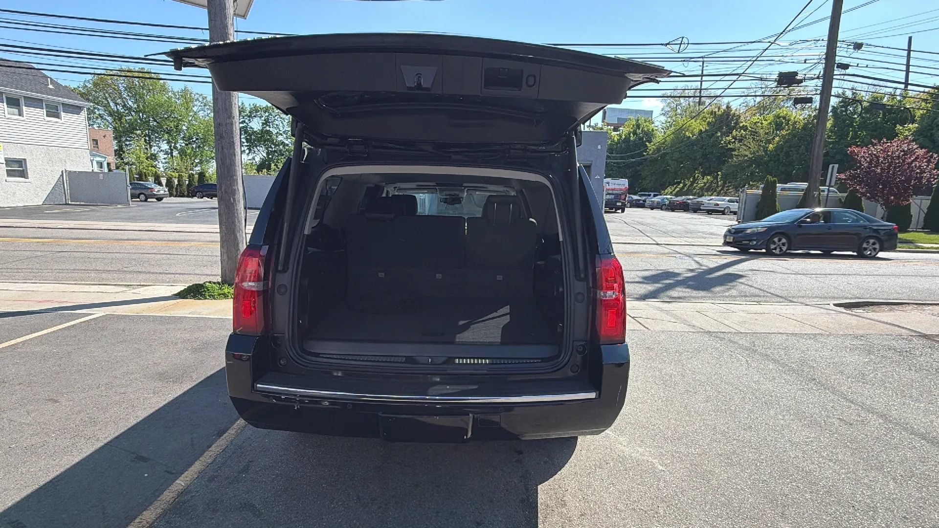 Used 2018 Chevrolet Suburban Premier AWD/4WD image 26