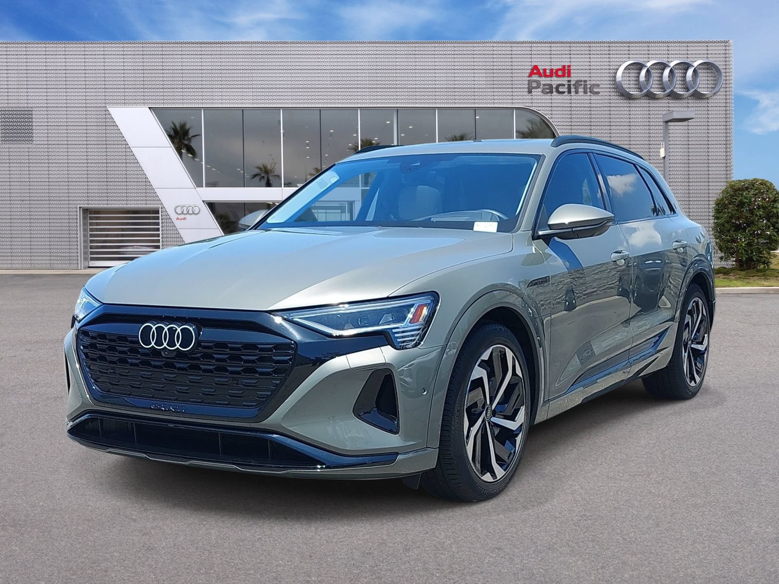 Used 2024 Audi Q8 e-tron Premium Plus w/ Prestige Package