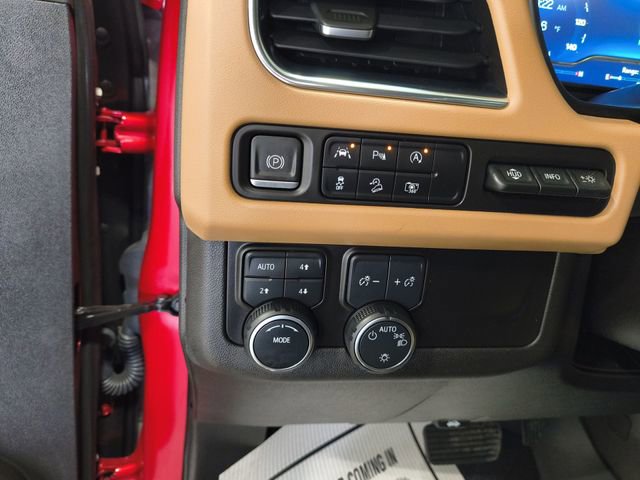 Used 2023 Chevrolet Suburban Premier AWD/4WD image 19