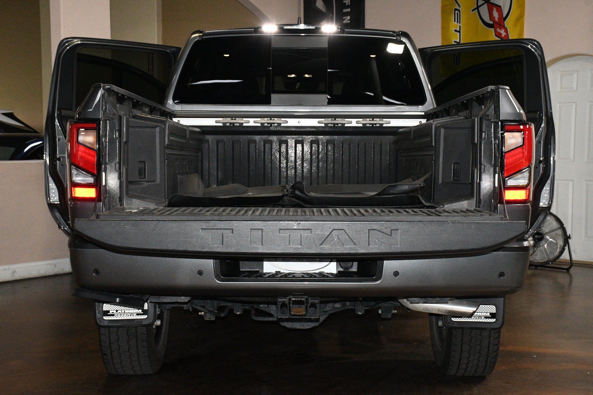 Used 2023 Nissan Titan Platinum Reserve w/ Moonroof Package AWD/4WD image 88
