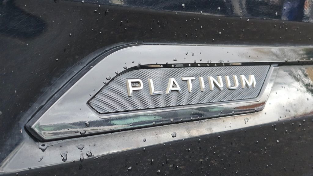 Used 2022 Toyota Tundra Platinum image 18