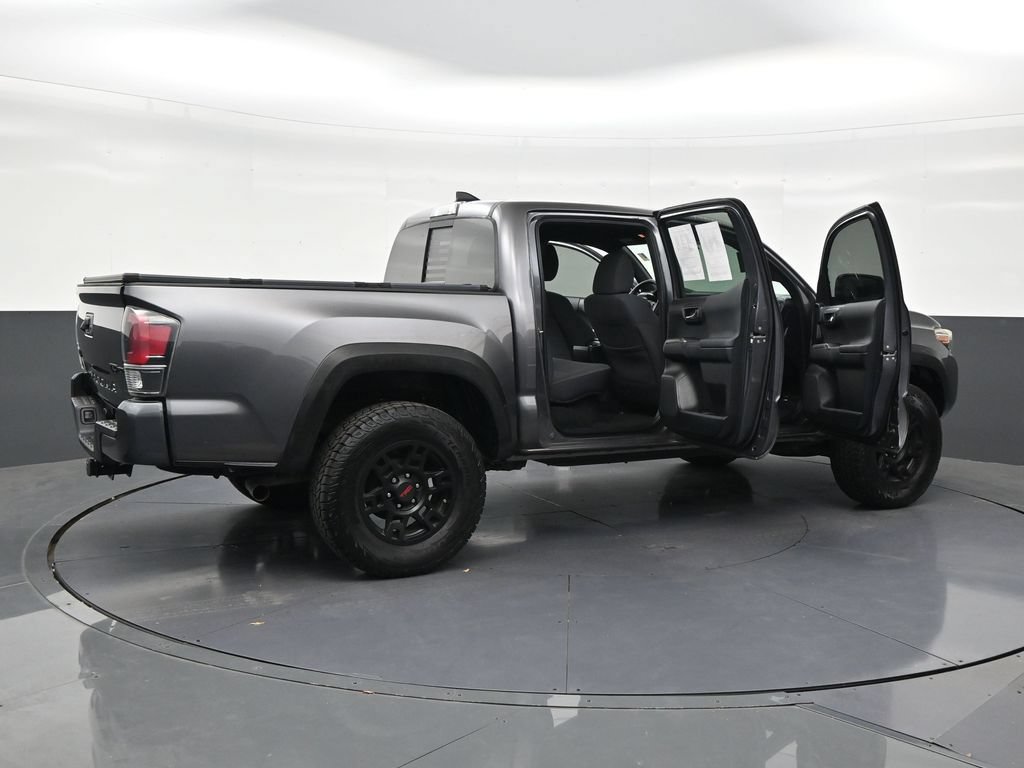 Used 2017 Toyota Tacoma TRD Sport w/ Tow Package RWD image 29